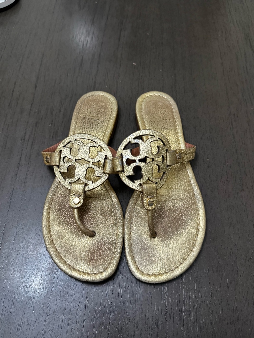 Tory Burch Gold Metallic Women's Thong Sandals - Stylish Slip-On Size 8